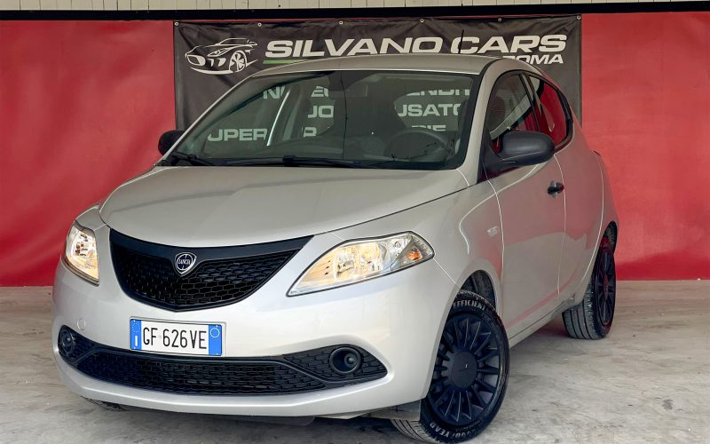 Lancia Ypsilon Ibrida